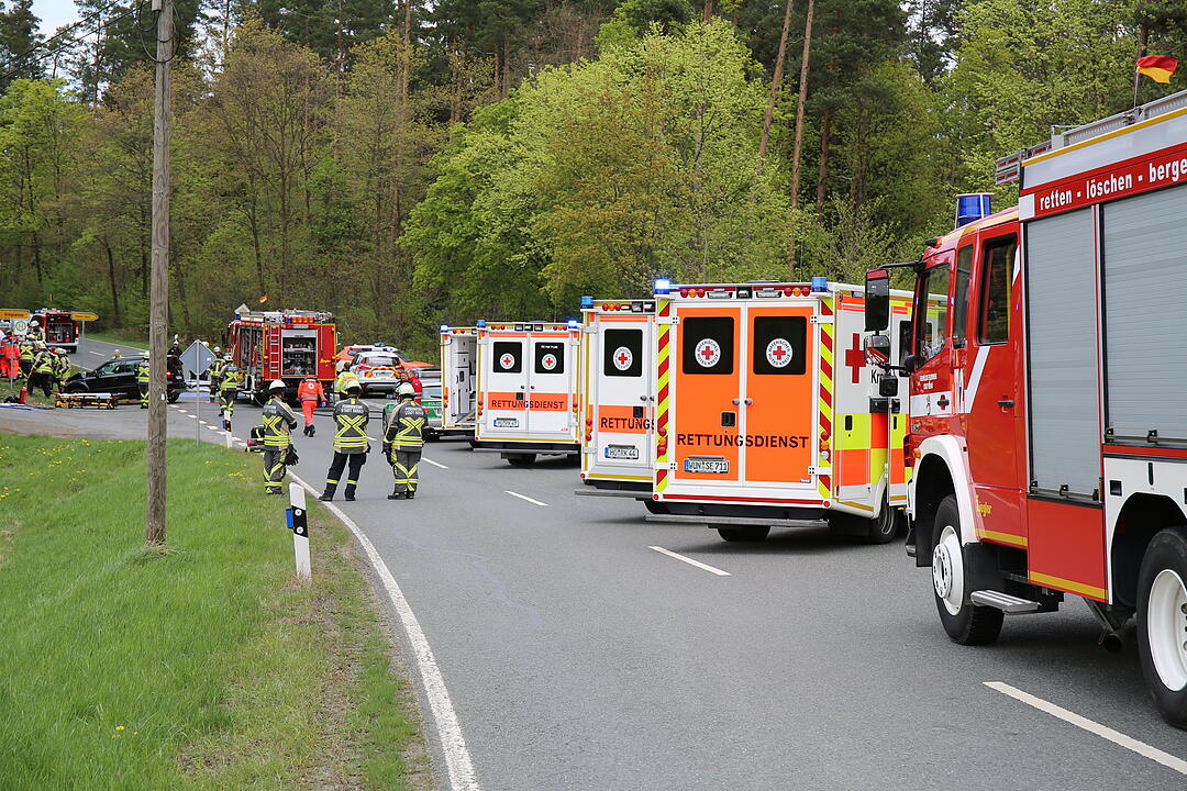 Schwerer Unfall im Landkreis Hof - Hubschraubereinsatz