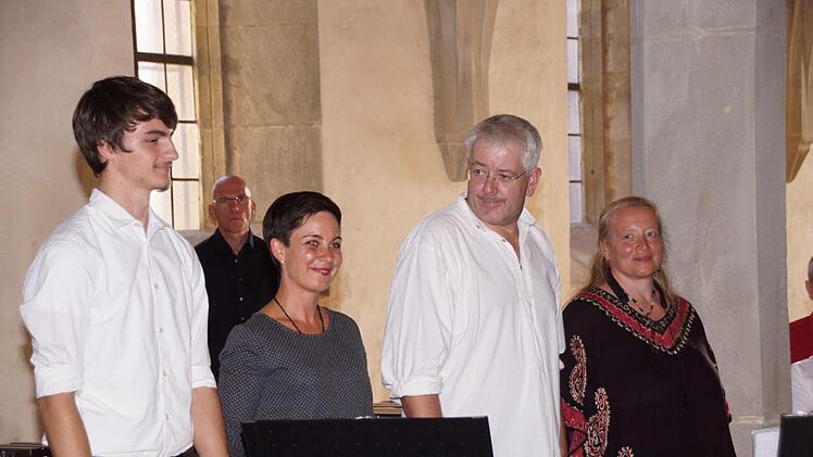 Die Konzerte von "Mutterklang" in Mariaburghausen sind immer etwas ganz Besonderes. Diesmal war neben Michael Scholl, Sonja Wißmüller und Angelika Eirich erstmals Felix Graser mit seinem Marimbaphon dabei. Sabine  Weinbeer