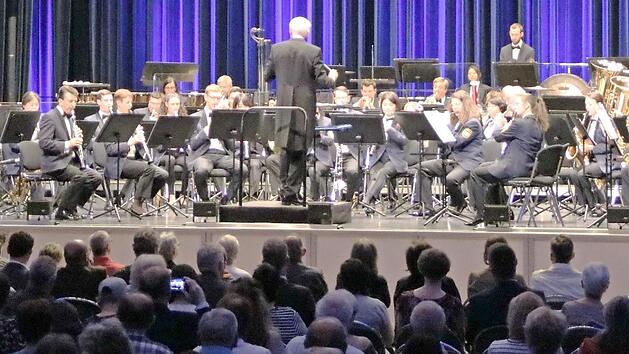 Ein Konzert auf höchstem Niveau gab das Polizeiorchester Bayern zugunsten der Aktion "Sternstunden". Foto: Klaus Klaschka