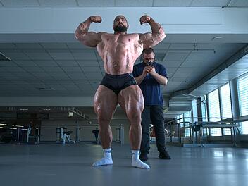 Bodybuilder Maik l&auml;sst sich f&uuml;r seinen Traumk&ouml;rper coachen.