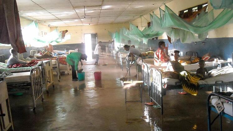 Die medizinische Versorgung in Afrika ist mit der in Europa nicht annähernd zu vergleichen, wie Manfred Blinzler mit diesem Bild aufzeigt. Foto: privat