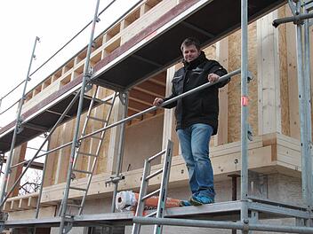 Sanierung gehören zum Portfolio der Firma Solagent - im Bild Firmengründer Jörg Lauterbach. Foto: Jürgen Gärtner