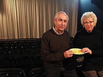 Ingrid und Peter Hofmann vom Kissinger Kino freuen sich auf die Blockbuster 2016 Foto: Carmen Schmitt