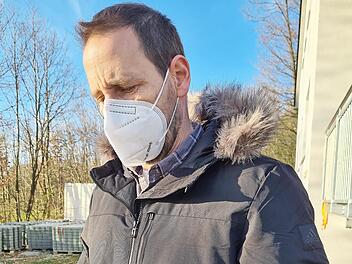 Holger Stöhr führte vor der Sitzung selbst einen Schnelltest durch.