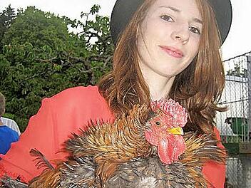 Sonja Lauterbachs Hahn der Rasse "Strupphuhn" wurde diesmal zum hässlichsten gewählt. Zu Recht? Foto: Fritz Müller