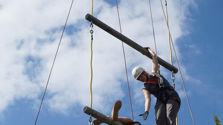 Hilfe geben und Hilfe annehmen. Jens und Mirjam Freimann an der  Jakobsleiter. Foto: Marion Eckert