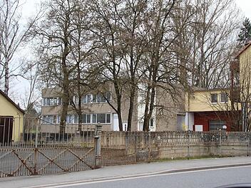 In dem ehemaligen Bürogebäude an der Rodacher Straße in Neuses sollen asylsuchende Familien ein neues Zuhause finden. Der Bürgerverein des Coburger Stadtteils steht dem Thema aufgeschlossen gegenüber. Foto: Ulrike Nauer