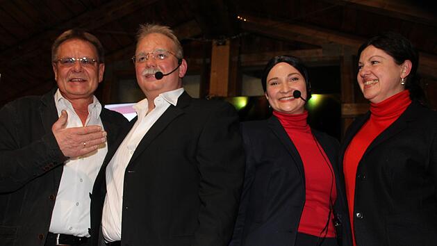 Die Originale waren von "ihren" Doppelg&auml;ngern begeistert: Wolfgang Beiergr&ouml;&szlig;lein mit Double Martin Bittruf und Angela Hofmann mit Tina-Christin R&uuml;ger. Foto: Sonny Adam