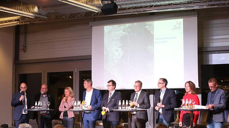 Podiumsdiskussion zum Gewerbepark Geisfelder Straße in der Brose-Arena. Foto: Barbara Herbst