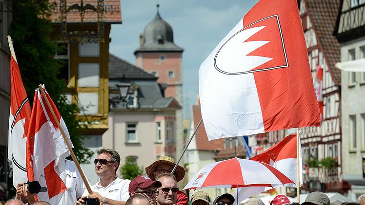 Am Tag der Franken feiern die Menschen die Gründung des fränkischen Reichskreises im Jahr 1500. Symbolfoto: David Ebener/dpa