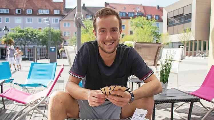 Sportler und Spiele-Entwickler: Adrian Dußler hat das Kartenspiel "Partout" konstruiert. Foto: Alexander Rausch