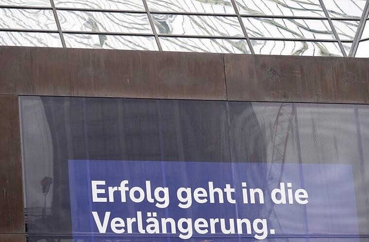 Deutsche Bank: Rekordgewinn und Aufklärung nach Razzia