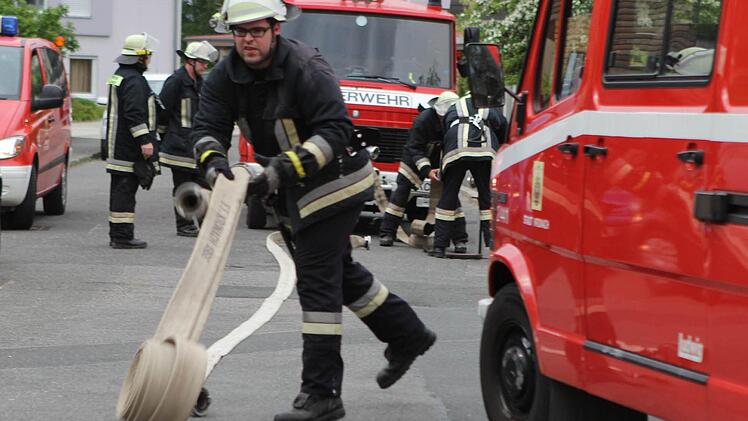 Wo Wasser ist, braucht die Feuerwehr meistens auch einen Schlauch...