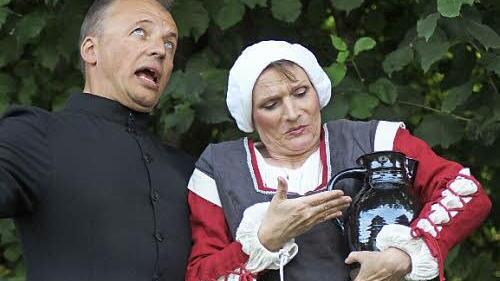 Oda und Rainer Gräbner streiten sich in "Der zerbrochne Krug". Foto: pr