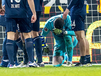 Skandal bei Union-Berlin-Spiel: Torwart mit Feuerzeug beworfen - Gegner kündigen Einspruch an