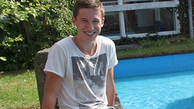 Julius Seitter will in den Ferien nicht einfach nur im Schwimmbad abhängen und relaxen, sondern als einziger Kulmbacher macht er beim Ferienseminar des Ministerialbeauftragten in Pegnitz mit und bildet sich eine Woche weiter. Foto: Sonja Adam