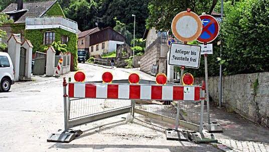 Bis auf wenige Restarbeiten konnte die Stadt Eltmann in diesem Jahr zwei Straßenerneuerungen abschließen. Die Schlosssteige (unser Bild) in Eltmann selbst und den Lembacher Weg in Weisbrunn.