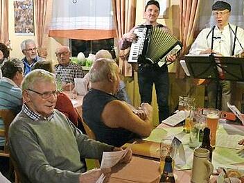 Beste Stimmung herrschte beim Wirtshaussingen in Windischenhaig. Foto: Jürgen Valentin