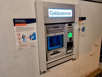 Trickbetr&uuml;ger an Geldautomat: Mit einem Trick r&auml;umen Betr&uuml;ger dein Konto leer