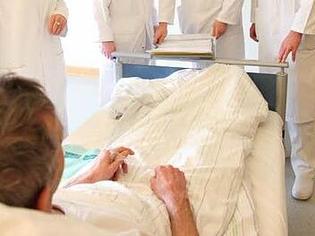 Die Gewerkschaft Verdi fordert bssere Arbeitsbedingungen und einen gerechten Lohn. Dafür sollen die Angestellten der beiden Helios-Kliniken im Landkreis nächste Woche auf die Straße gehen. Am Mittwochvormittag ist ein Zug durch Bad Kissingen und eine Kundgebung vor dem Landratsamt geplant.  Foto: St. Elisabeth-Krankenhaus