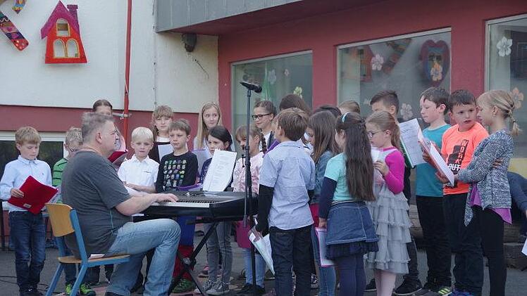 Die "JuJos" der Grundschule Johannisthal-Schmölz gaben "tierisch gute" Lieder zum Besten. Foto: Heike Schülein