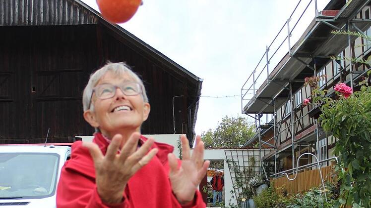 Dort, wohin Wanderführerin Hildegard Wächter die rund 30 Teilnehmer führte, herrscht eine regelrechte Faszination für den Kürbis.Markus Häggberg