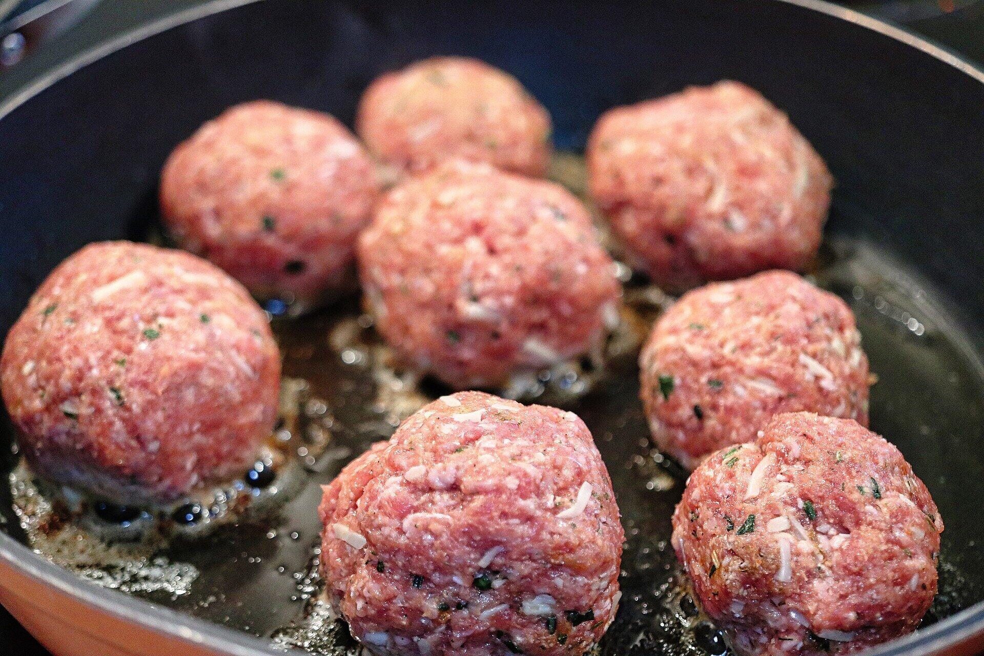 Hackfleisch richtig anbraten Vermeide diese 5 Fehler, die fast jeder macht