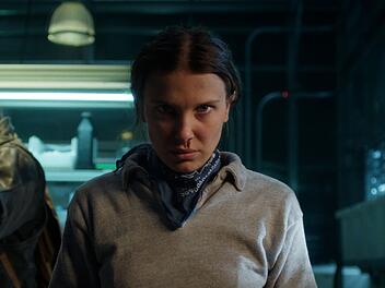 Die Geschichte um Elfi (Millie Bobby Brown, Bild) aus "Stranger Things" wird mit der f&uuml;nften und letzten Staffel zu Ende erz&auml;hlt. Entzugserscheinungen werden die Fans deswegen nicht haben. Die Macher feilen bereits an weiteren  Serien, die im "Stranger Things"-Universum spielen.