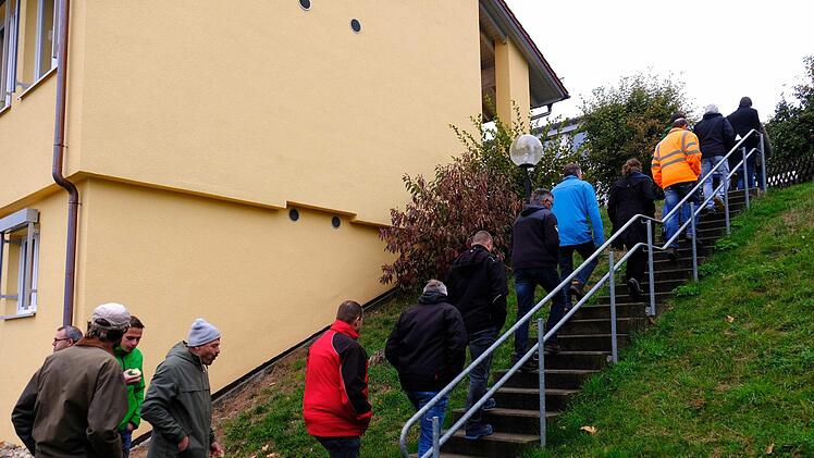 An der Grundschule in Dittlofsroda gab es einen Ortstermin für die Gewässer-Nachbarschaft des Landkreises Bad Kissingen. Gerd Schaar