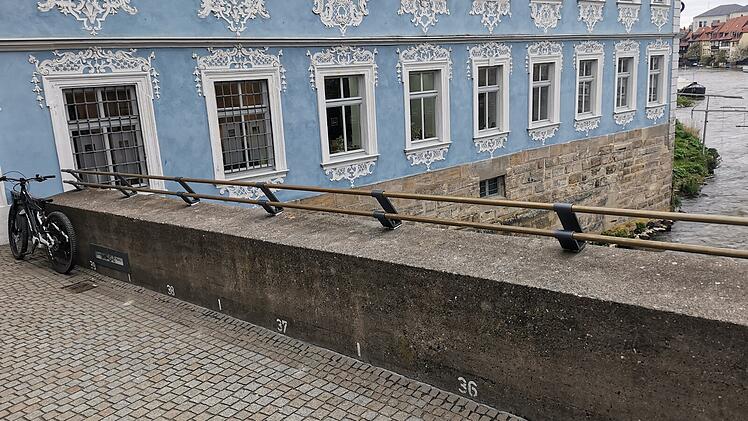 Bamberg: Untere Brücke mit Geländer ausgestattet - das steckt dahinter