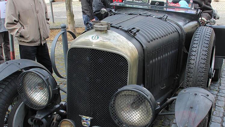 Der zwei Tonnen schwere Bentley (Baujahr 1929)