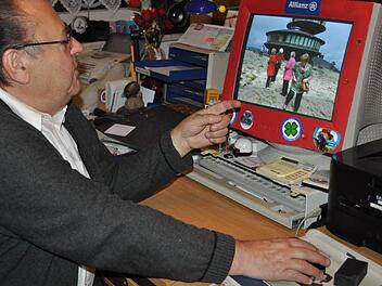 52 Jahresausflüge der Kolpingfamilie Pfarrweisach hat Adam Ort aus Pfarrweisach organisiert. Bei einem Pressegespräch schwelgt er in Erinnerungen. Fotos/Repros: Simon Albrecht