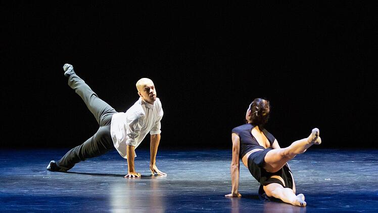 "Contact": Szene aus Tara Yipps  Choreographie.Foto: Pedro Malinowski