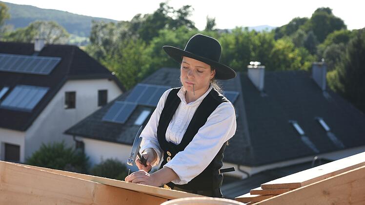 Eigentlich hat Maria (Ronja Rath) Höhenangst. Doch auf der Walz stellt sich die junge Frau jeder Herausforderung, um ihr Vorhaben durchzuziehen.