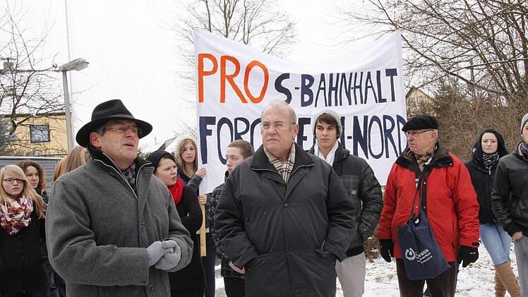 Auch der Schulleiter der Realschule, Günter Maier, setzt sich für einen S-Bahnhof ...