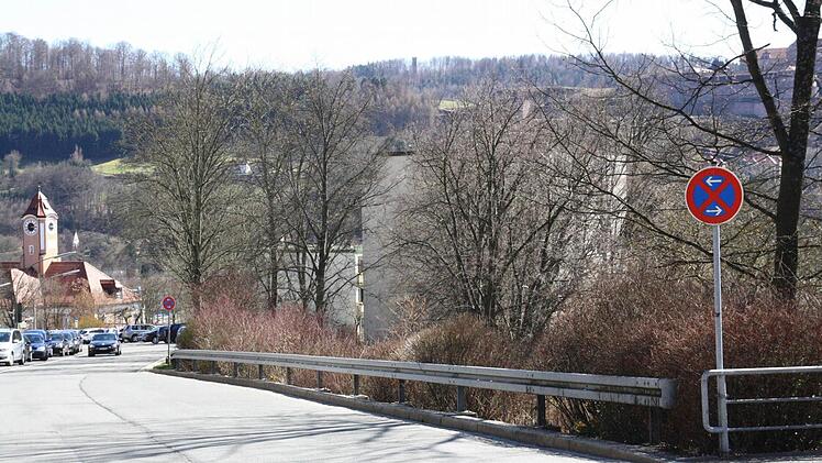 Am Hang rechts soll das neue Parkhaus entstehen. Fotos: Katrin Geyer