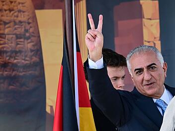 Iranischer Schah-Sohn Pahlavi besucht Berlin