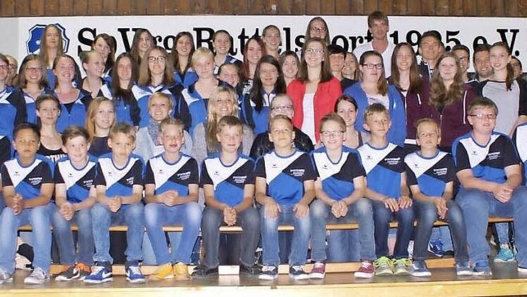 Gruppenbild mit den erfolgreichen Sportlern aus der Gemeinde Rattelsdorf. Foto: Renate Neubecker