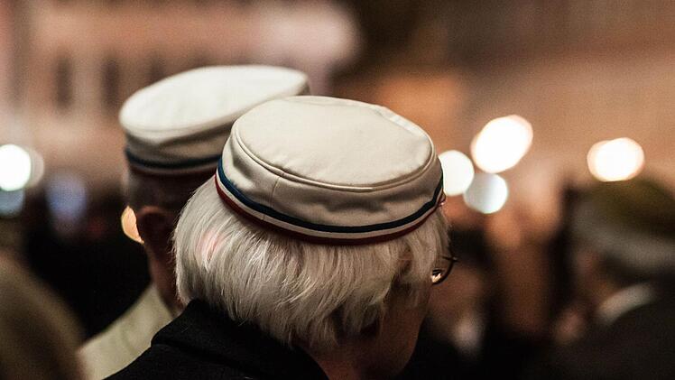 Impressionen vom CC-Fackelzug und der Mahnstunde auf dem Coburger MarktplatzFoto: Jochen Berger