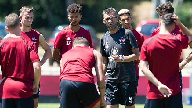 Viel hat nicht gefehlt gegen die Hertha. F&uuml;r die Heimspiel-Premiere hat Trainer Michael K&ouml;llner den Club-Profis noch mehr Durchsetzungskraft verordnet. Foto: Timm Schamberger/dpa