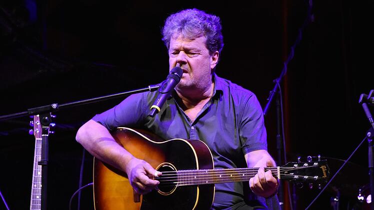 Mitreißend und unverfälscht ist der Blues, den Ignaz Netzer an der Gitarre oder an der Mundharmonika präsentierte.