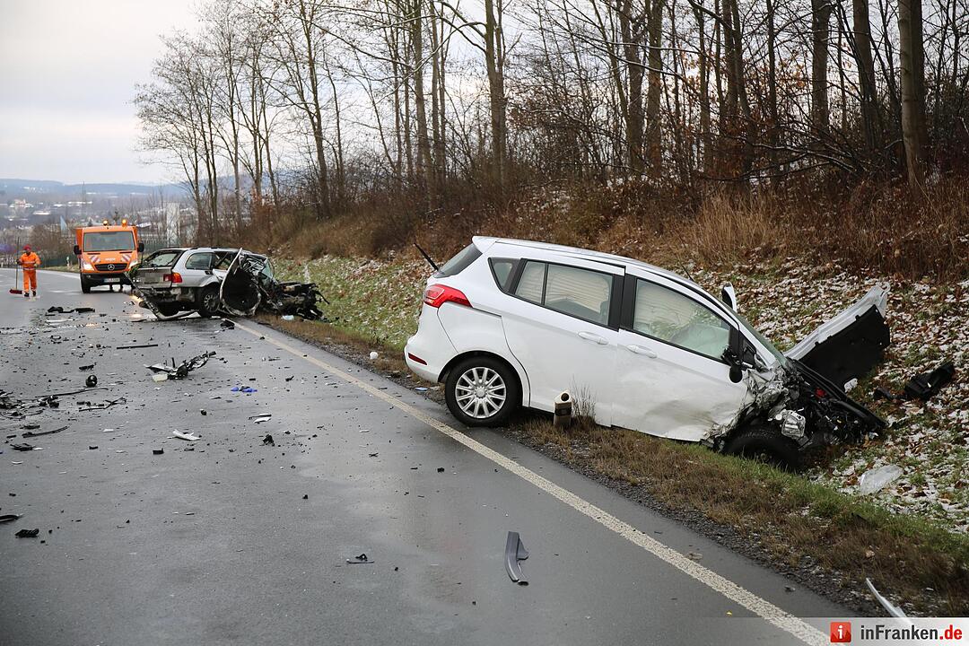 Frontalkollision auf B15 bei Döhlau