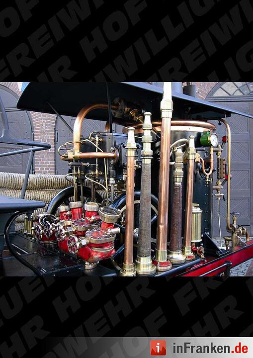 Feuerwehr-Kalender Hof 2016: Brandheiße Einsätze