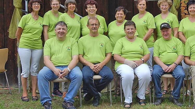 Vorstand und Ausschuss des Gartenbauvereins Hausen anlässlich der 60-Jahr-Feier Foto: privat