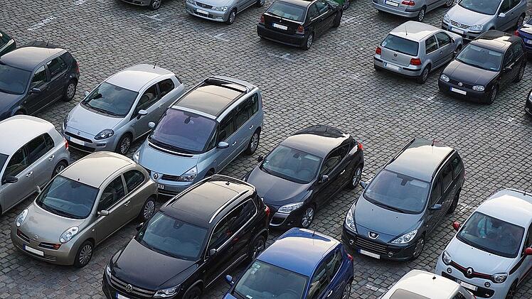 Wo kannst du in Schweinfurt noch günstig parken?