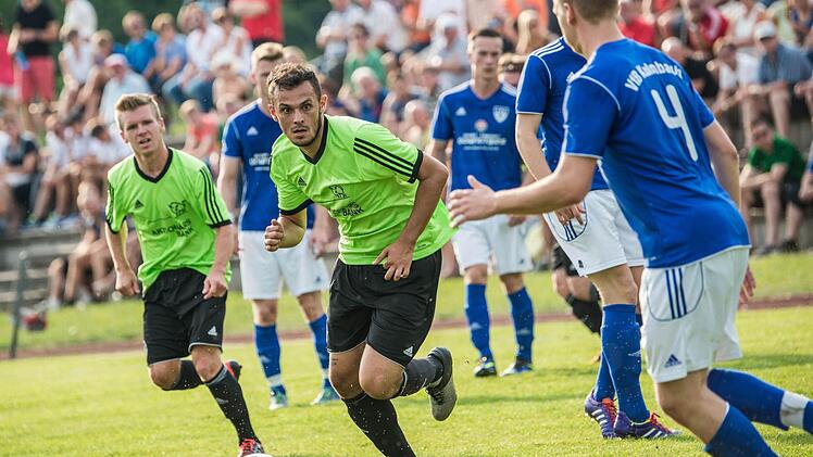 Christian Auner (ATS) am Ball.