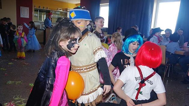 Bombenstimmung beim Kinderfasching in HesselbachH. Sch&uuml;lein
