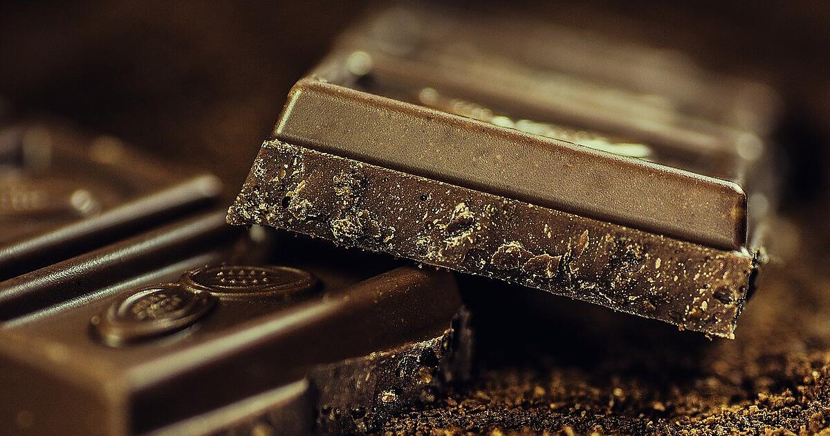 Weißer Belag auf Schokolade: Kann man sie noch essen?