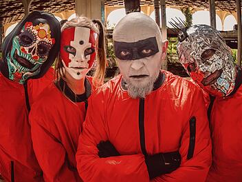 Musik, Metal, Duell, Fight Club, Neue Deutsche Härte, Trash Metal, Rock, Folk, Mittelalter, Band, Musiker, Gruppe, Konzert, Show, Live, Liveevent