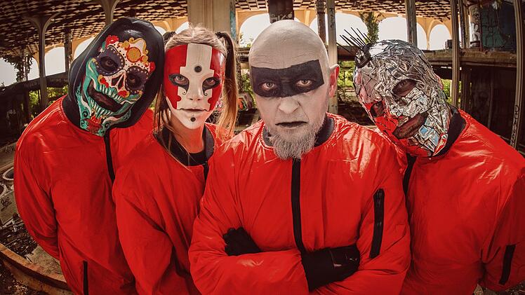 Musik, Metal, Duell, Fight Club, Neue Deutsche Härte, Trash Metal, Rock, Folk, Mittelalter, Band, Musiker, Gruppe, Konzert, Show, Live, Liveevent